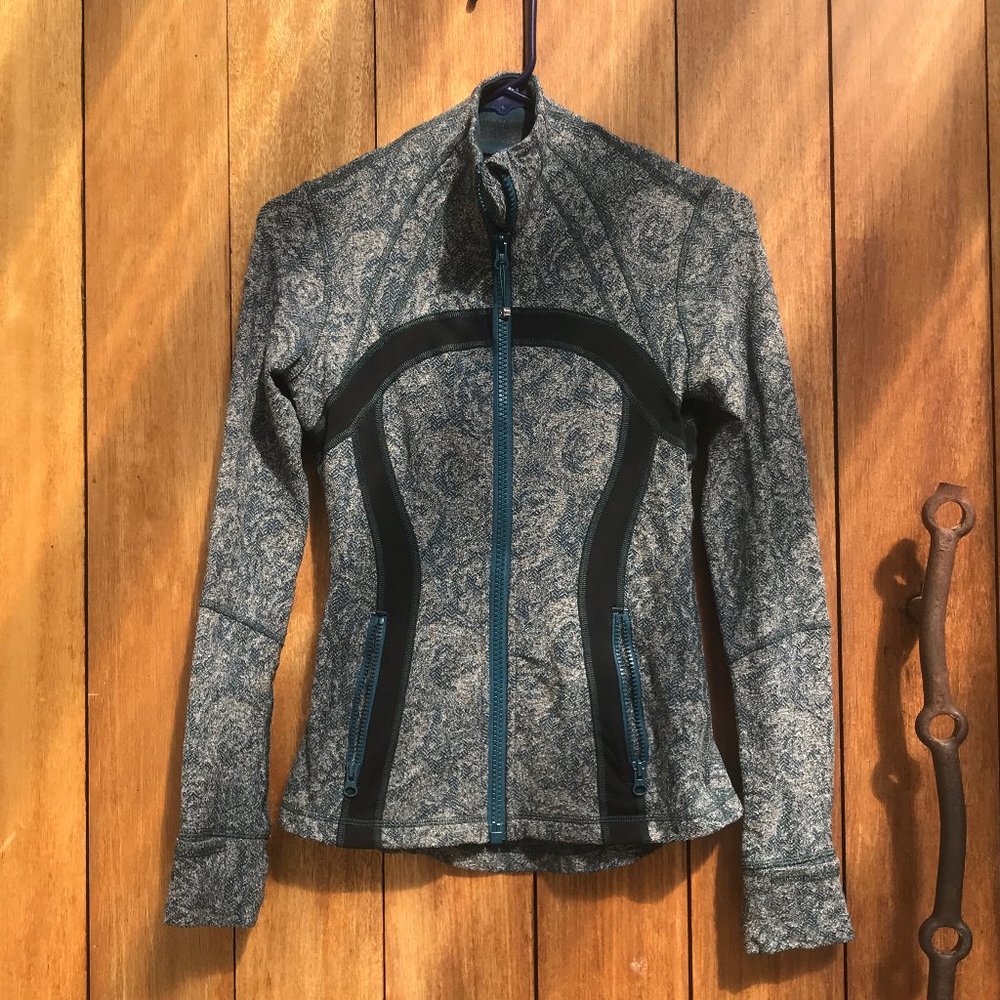 Lulu Lemon zip-up Sweatshirt - Great Condition!
